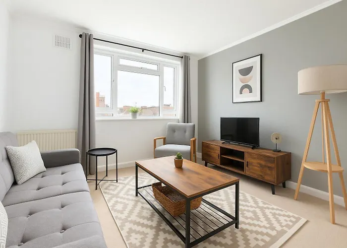 Relaxing Retreat By Ravenscourt Park - Stylish & Central